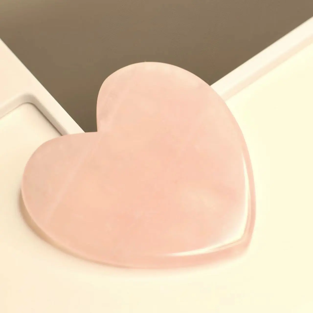 Rose Quartz Plate <br>ローズクォーツ美顔プレート
